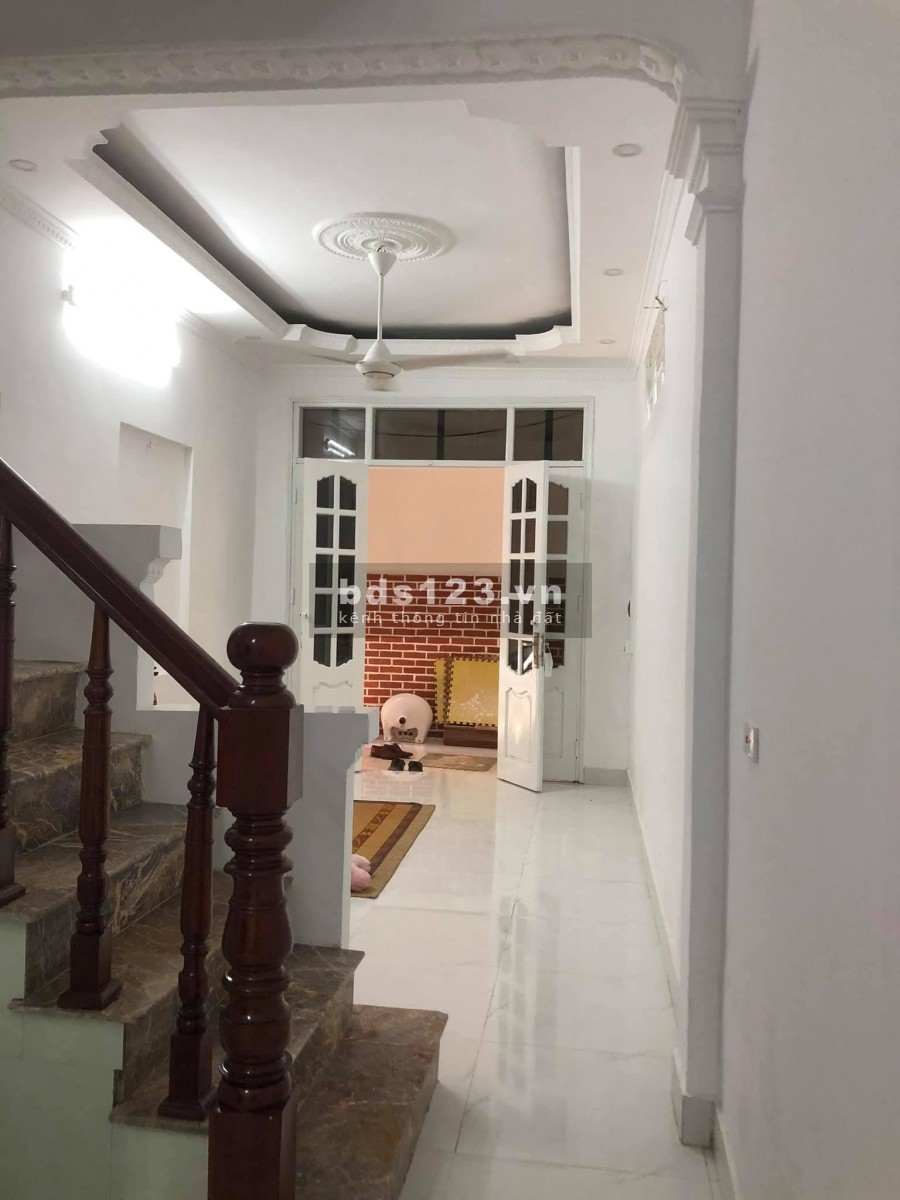 Bán gấp nhà định công hạ = ô tô đỗ cửa nhỉnh 3 tỷ, nhà thổ cư 35m2, xây 5 tầng đẹp thoáng.ở hay đầu tư kinh doanh tốt.