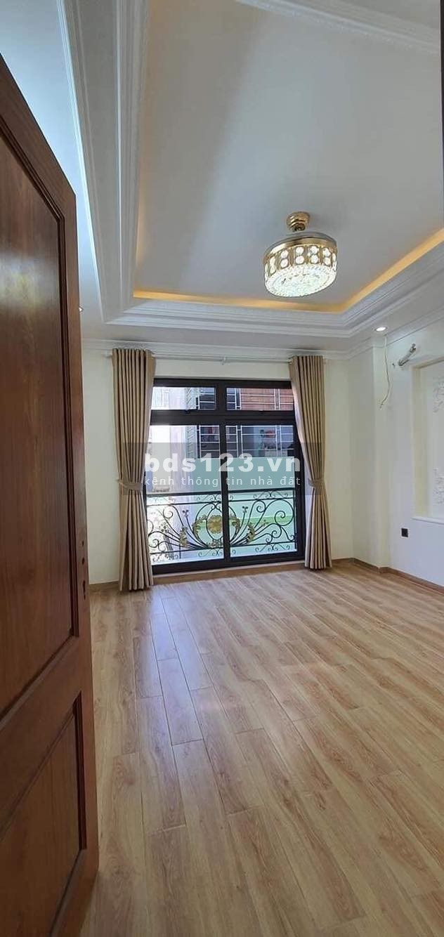 Bán nhà ngõ Bồ Đề, nhà đẹp , thang máy, nội thất đỉnh 55m, 6 tầng, MT 4m, nhỉnh 6 tỷ