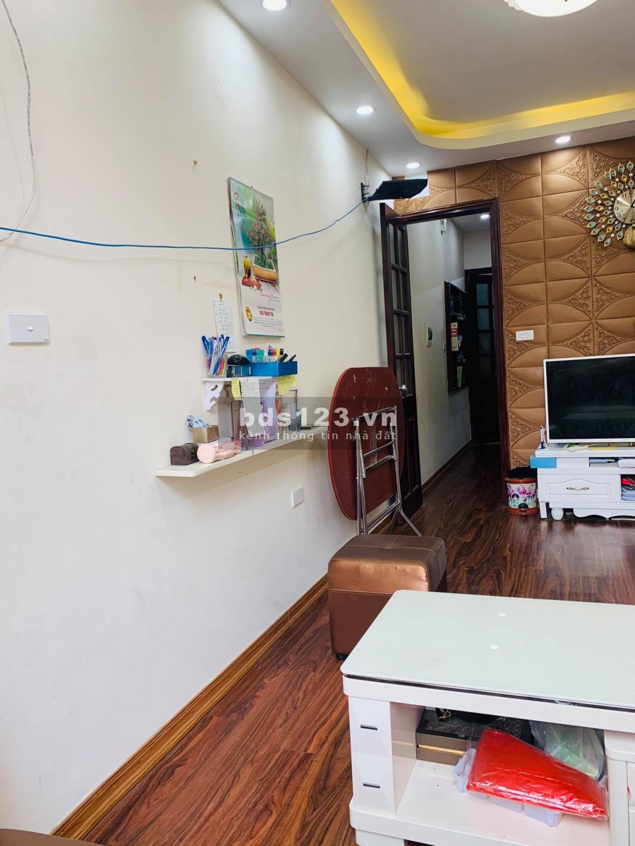 Bán gấp nhà 2 mặt thoáng 183 Vũ Tông Phan Thanh Xuân, 50m2 *4T, cách phố 30m, giá 4,2 tỷ