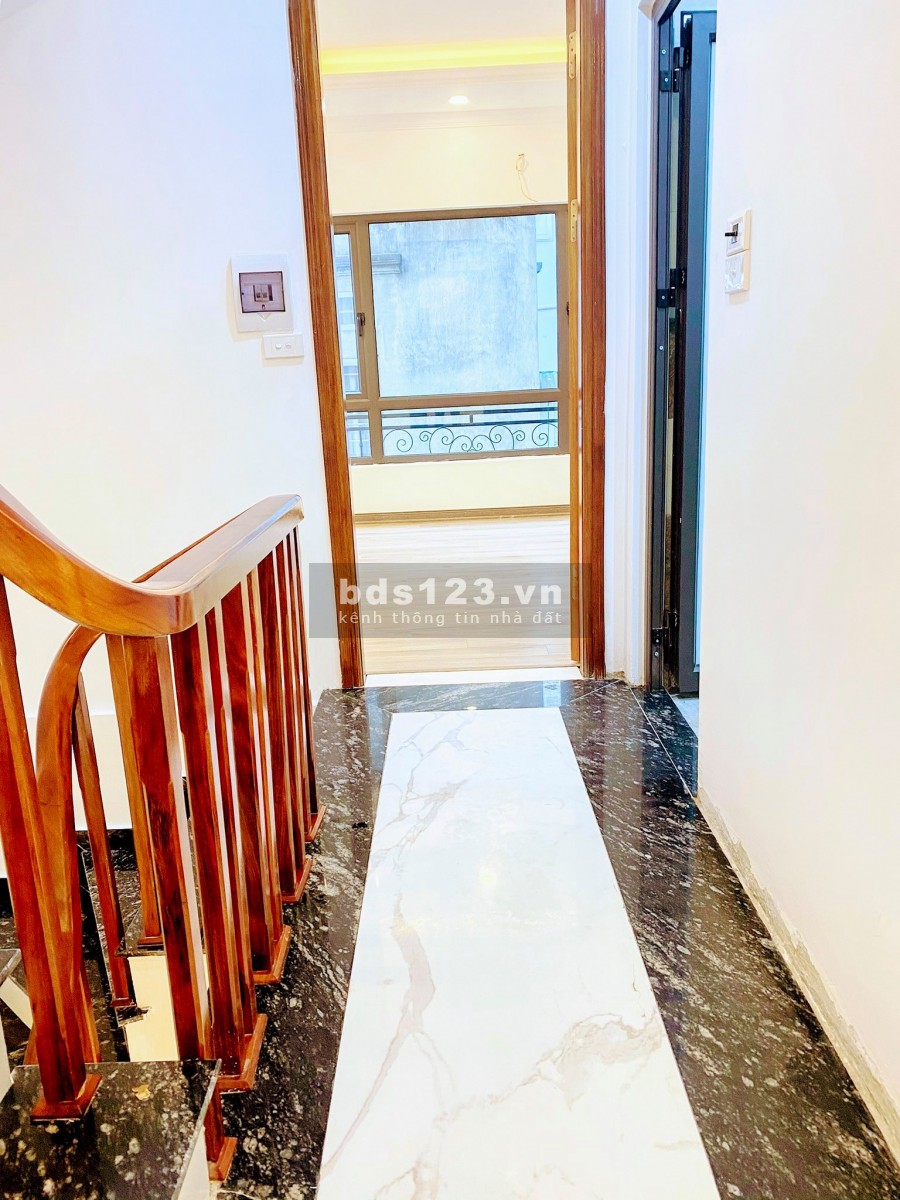 Bán nhà mới xây Đại Từ, 42m2x5 tầng, giá 4.5 tỷ, có TL.