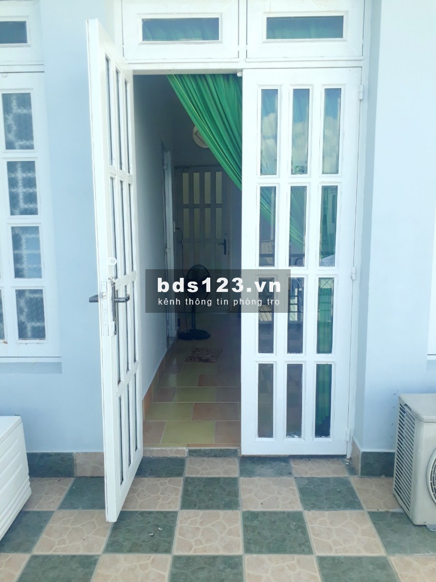 Cho thuê phòng 25m2 (có nội thất) đường Nguyễn thị Tần P2 Q8