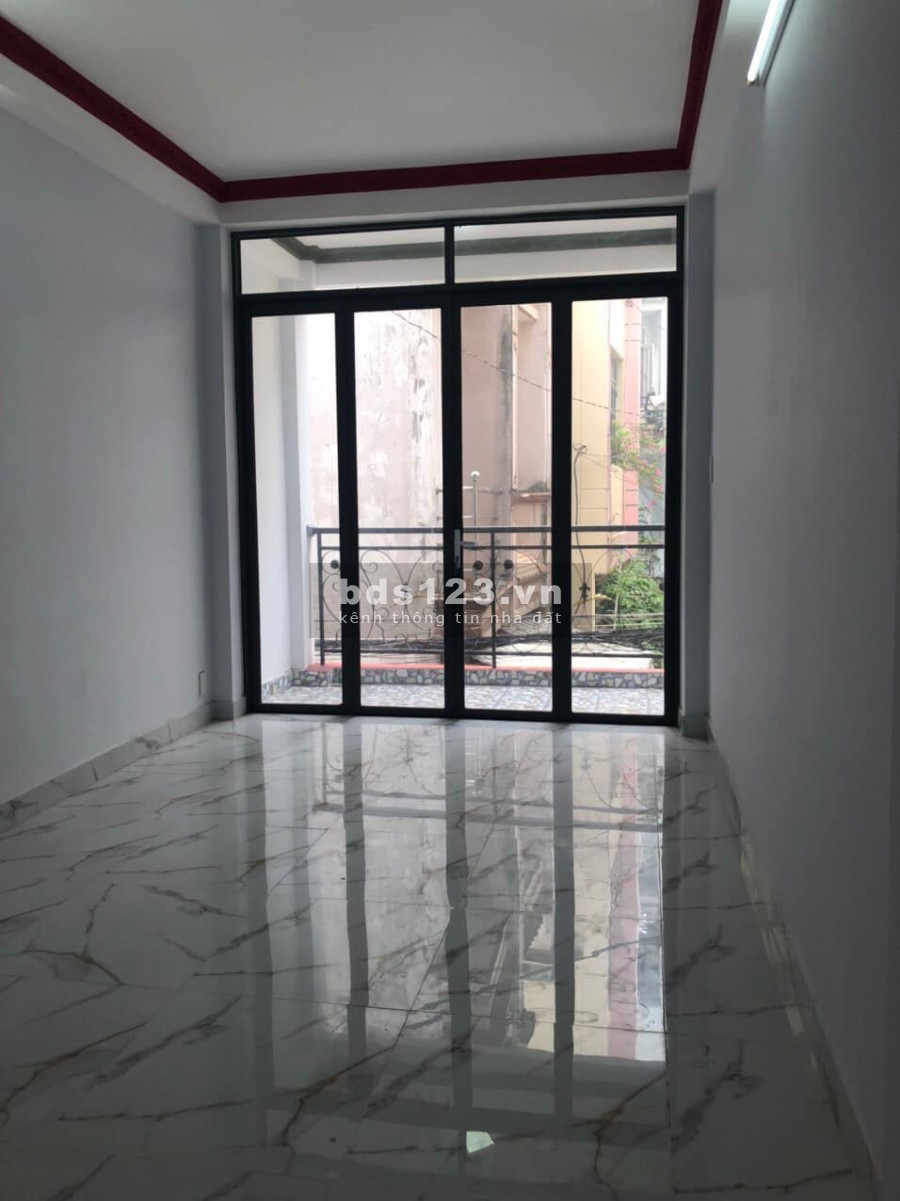 Kẹt tiền cần bán nhà Nguyễn Trị Phương, Quận 10, dt 45m2, giá 4.5 tỷ
