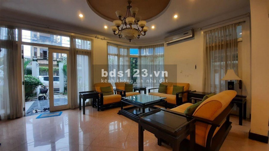 Cho thuê Villa 15x20m sân vườn,trệt 1 lầu 4P,gara Bình An QUẬN 2