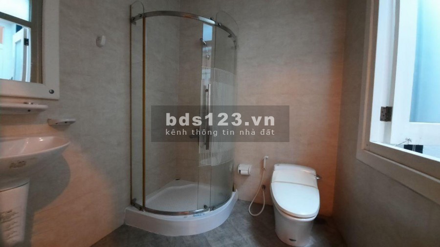 Cho thuê Villa 15x20m sân vườn,trệt 1 lầu 4P,gara Bình An QUẬN 2