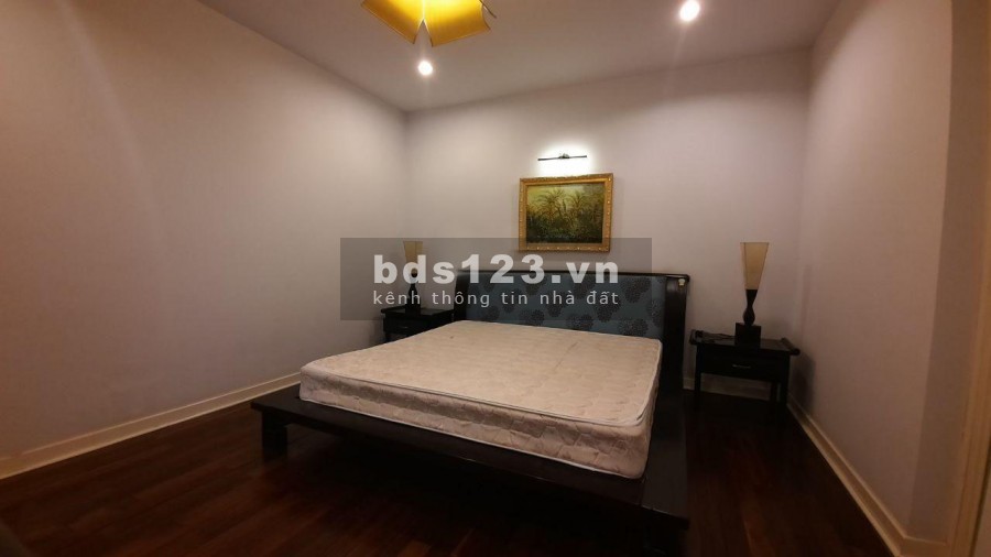 Cho thuê Villa 15x20m sân vườn,trệt 1 lầu 4P,gara Bình An QUẬN 2
