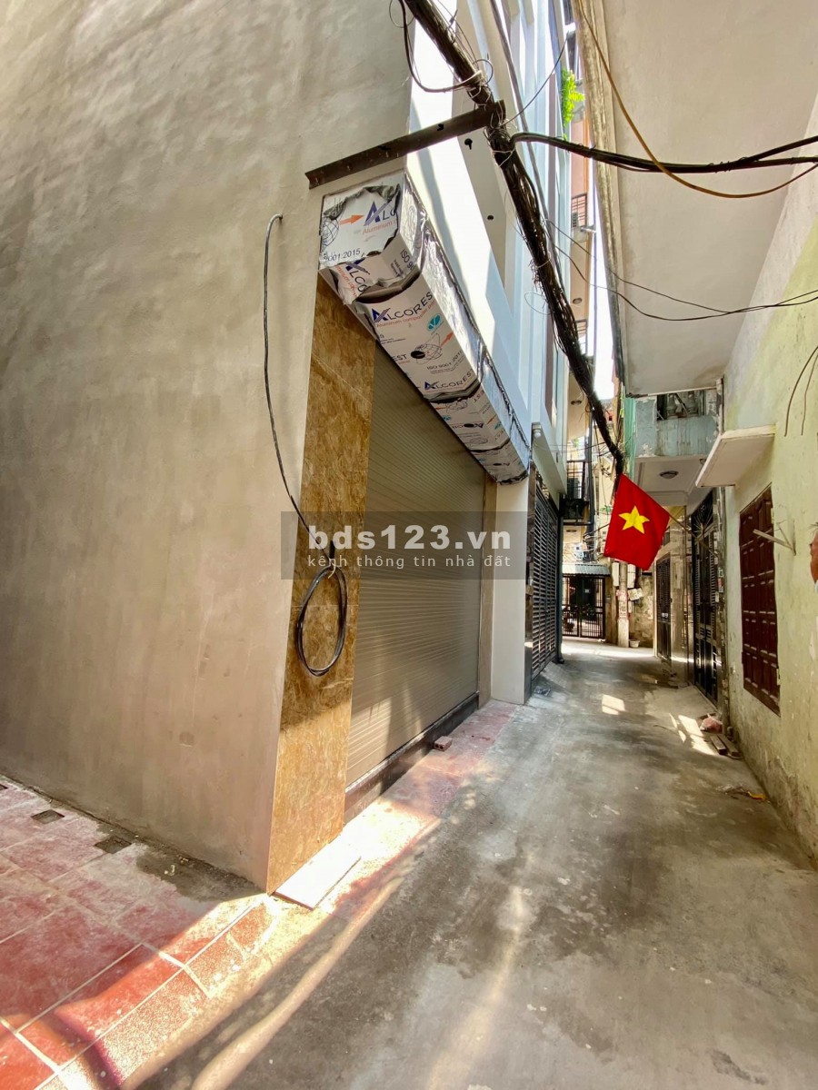 Bán nhà Hoàng Mai nhà mới, ngõ thông, liên hệ 0375469720