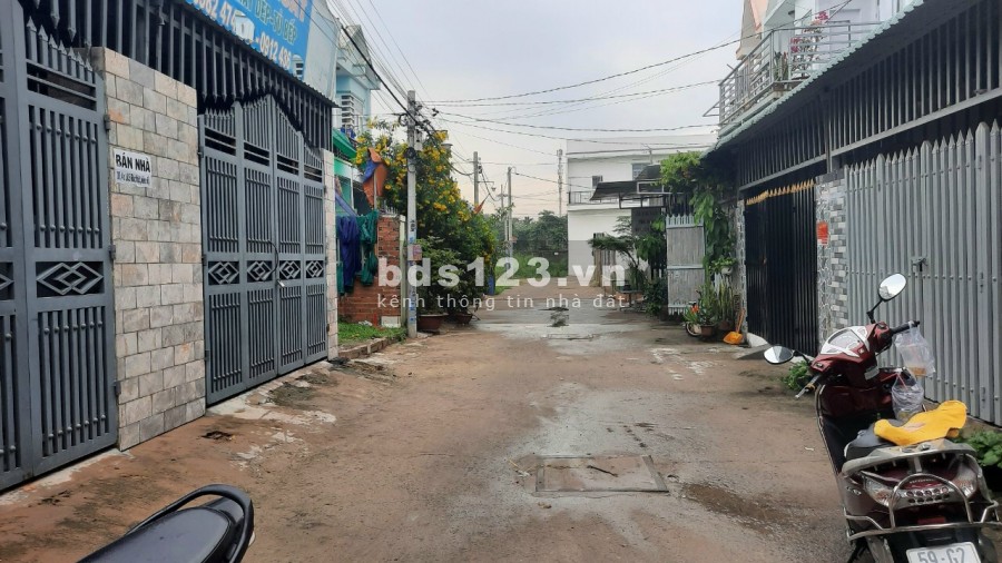 Nhà 1t 1l nằm ngay ubnd xã bình mỹ đi vào 200m gần cầu Rạch Tra