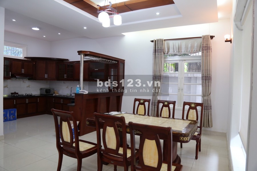 Cho thuê Villa 15mx20m, hồ bơi trệt, 1 lầu áp mái 6 phòng, Thảo Điền Quận 2