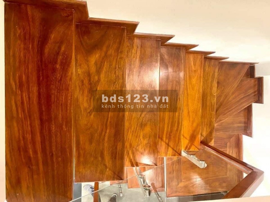 Siêu phẩm Lâm Du, nhà mới ở ngay, 5 tầng, dt 44m2, nhỉnh 4 tỷ