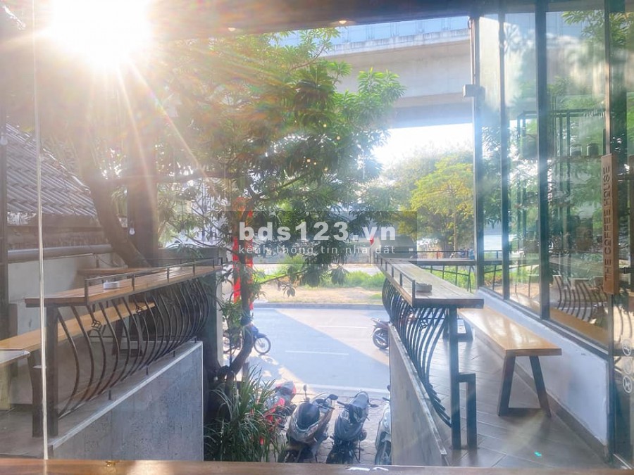 Bán nhà mặt phố Hoàng Cầu, KD VIP, View Hồ, 239m2, 3T, 8.2m MT, 67 Tỷ, LH 0839844444