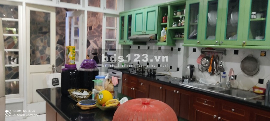 Bán nhà Đặng Thai Mai, DT 81m2 x5 tầng, 5PN, nhà mặt ngõ ô tô tránh giá 15 tỷ (có TL)