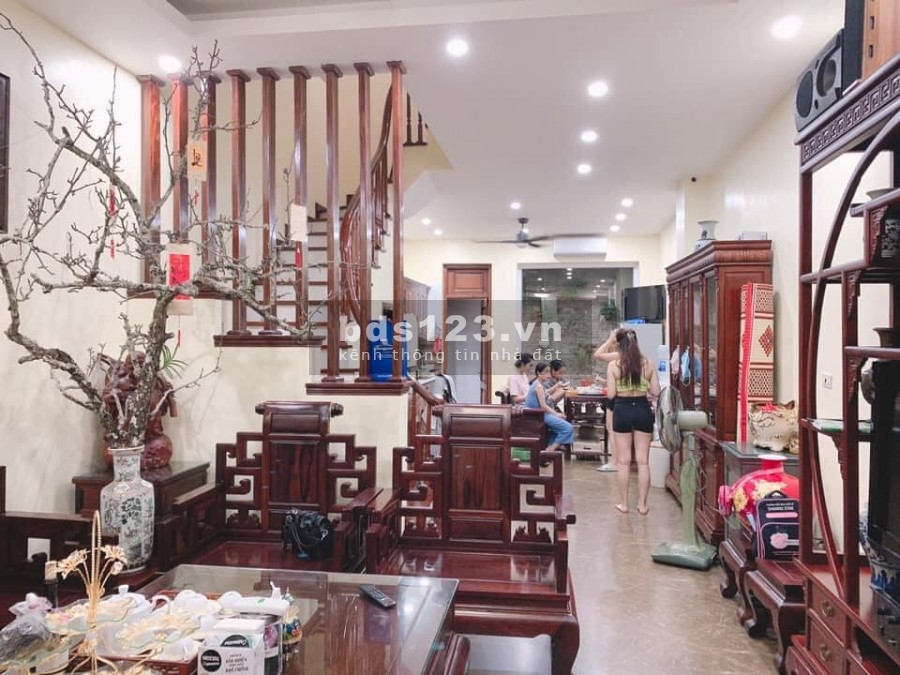 Bán Gấp Nhà Cầu Giấy, 48m2 5 Tầng, Ngõ Thông, Giá Chỉ 3.9 tỷ(LH:0368422168)