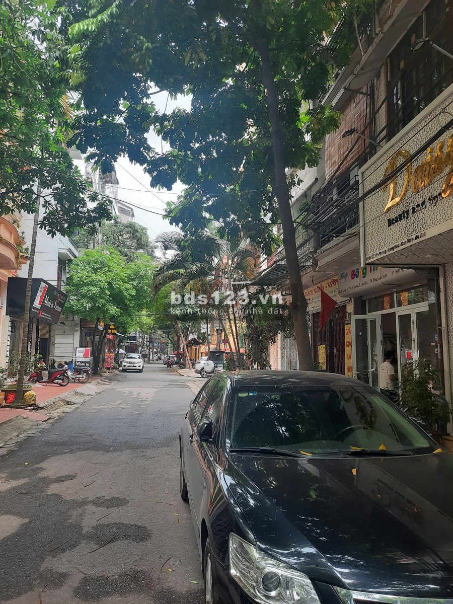 Siêu hiếm phân lô Đỗ Quang, ngõ thông, vỉa hè, ô tô tránh, hiệu suất cho thuê cao giá 15.7 tỷ
