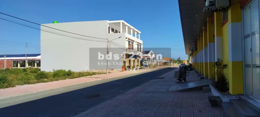 Đất nền mặt tiền chợ Thạnh Phú, Bến Tre, pháp lí chuẩn