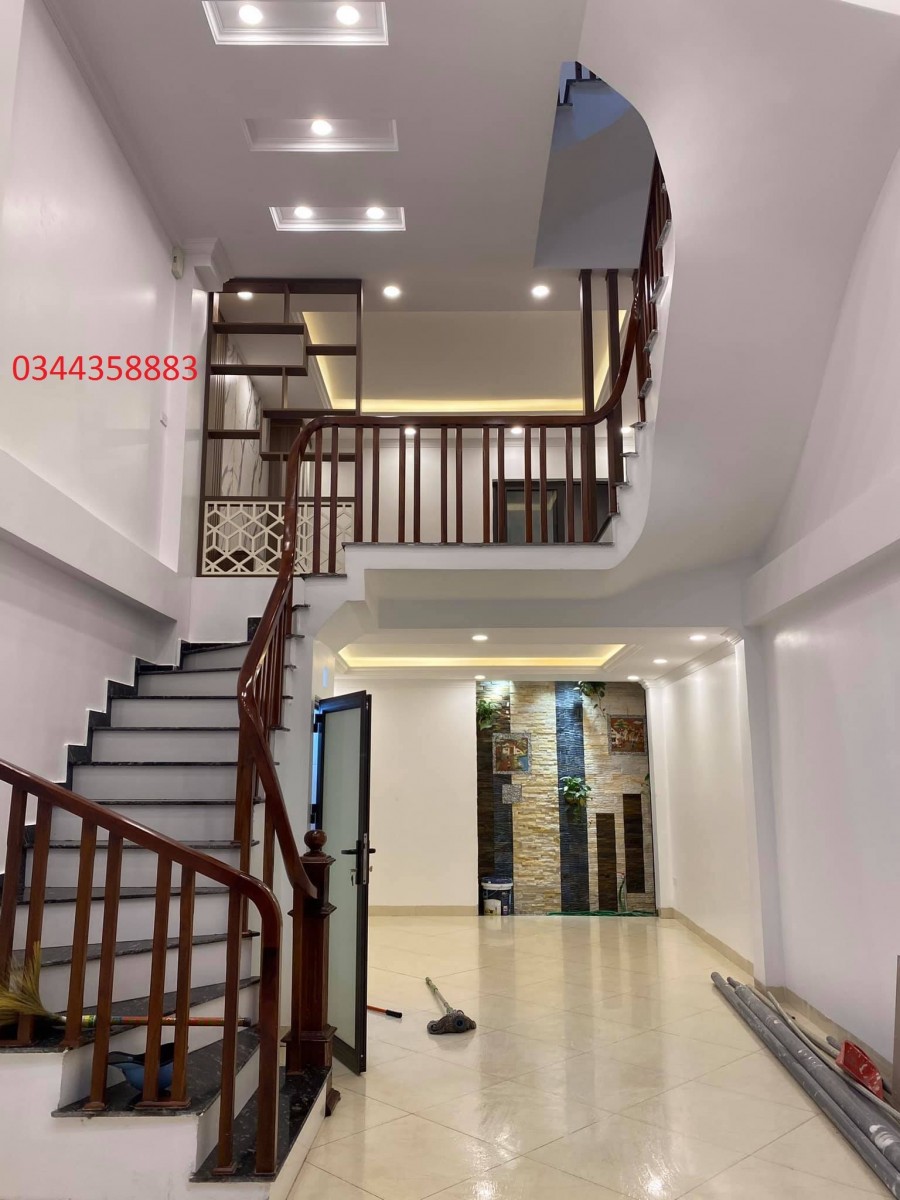 Nhà Mới Ngõ Thông Ở Hoàng Mai DT 42mx5t Giá 4,7 tỷ