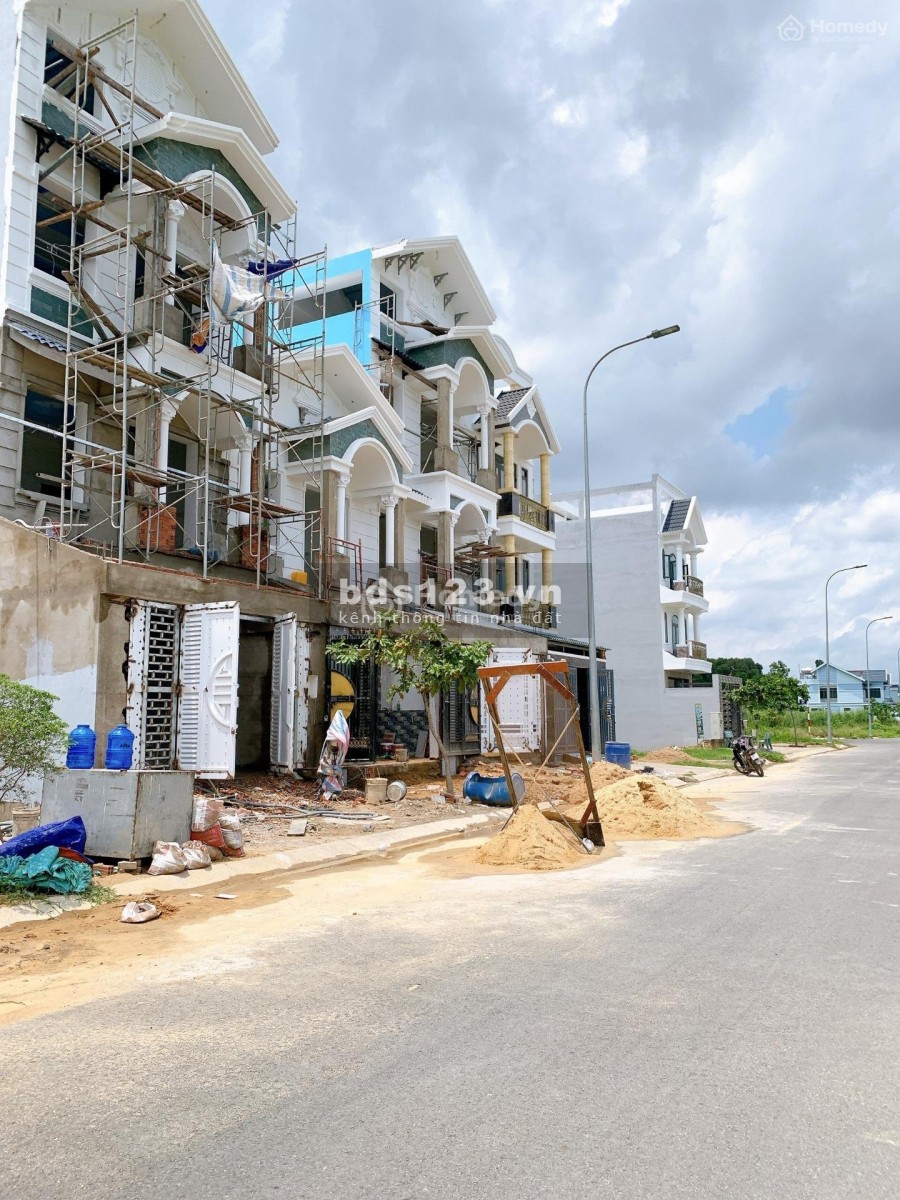Bán Gấp Lô Đất 6x20 đường tỉnh lộ 10. Đối Diện Bệnh Viện Chợ Rẫy 2,SHR