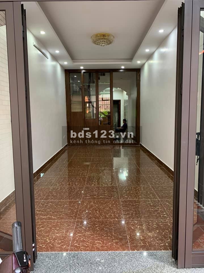 Trung tâm Đống Đa, đường Tôn Đức Thắng, dt 33m2, 3 tầng đúc, lh: 0962003908