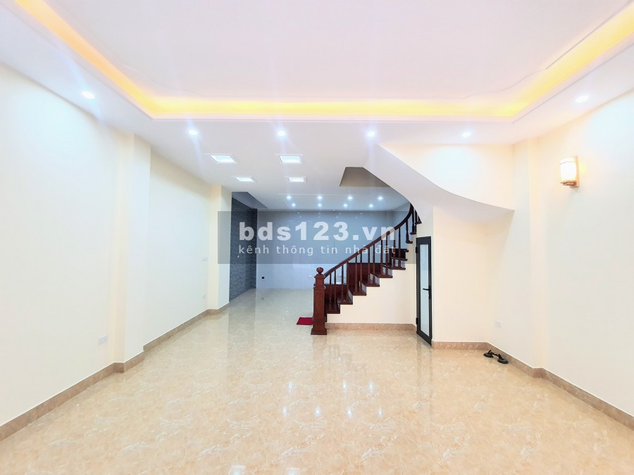 Siêu Phẩm nhà Phố Nguyễn Ngọc Nại, Ô tô vào nhà, vị trí vip DT: 58m2x5 Tầng