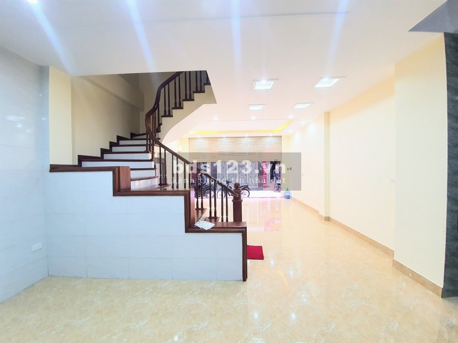 Siêu Phẩm nhà Phố Nguyễn Ngọc Nại, Ô tô vào nhà, vị trí vip DT: 58m2x5 Tầng