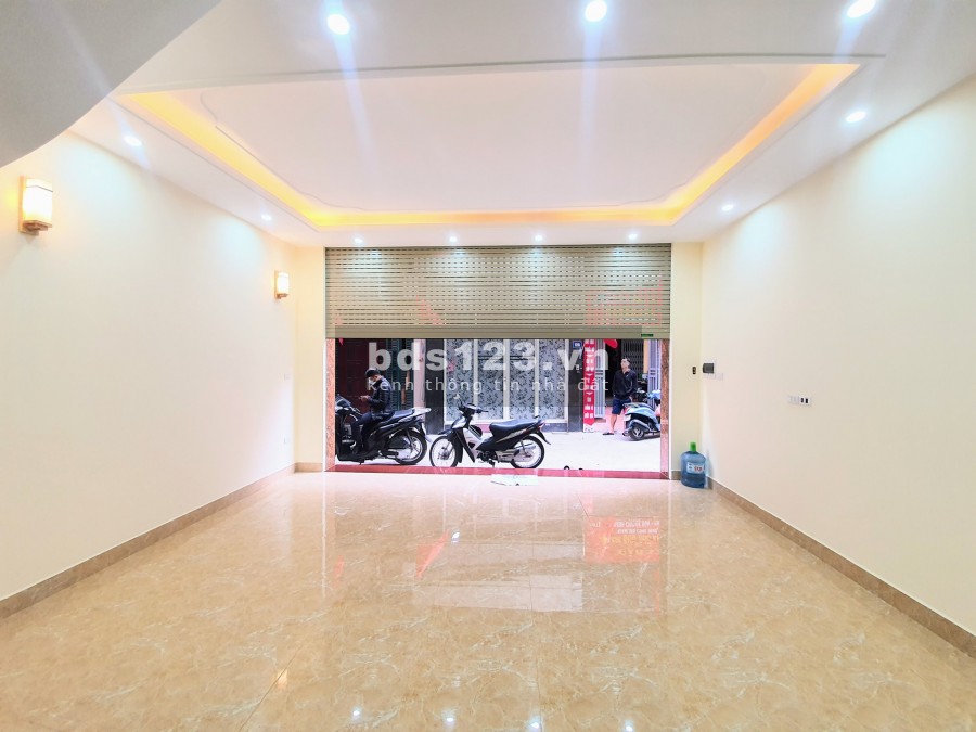 Siêu Phẩm nhà Phố Nguyễn Ngọc Nại, Ô tô vào nhà, vị trí vip DT: 58m2x5 Tầng