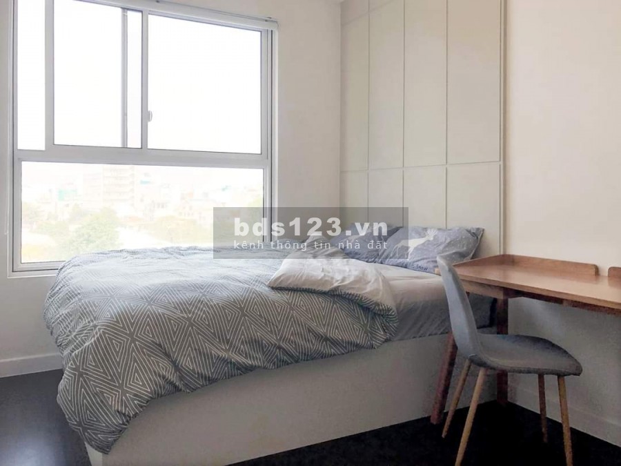 Cho thuê căn hộ 2PN Golden Mansion 119 Phổ Quang DT 69m2, giá tốt 15 triệu/tháng full nội thất