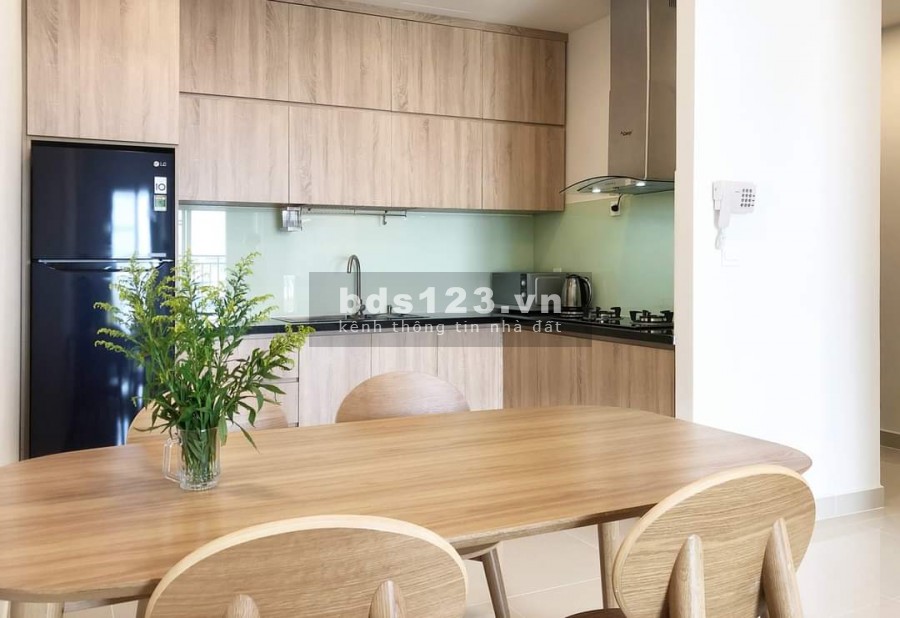 Cho thuê căn hộ 2PN Golden Mansion 119 Phổ Quang DT 69m2, giá tốt 15 triệu/tháng full nội thất
