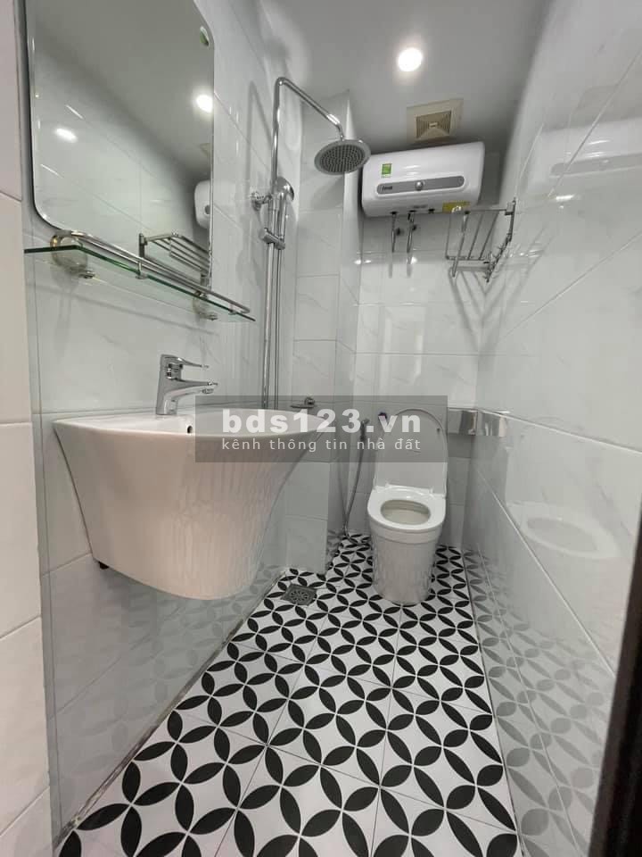 Mua 1 được 3, nhà mới đẹp Kim Mã, mặt tiền chợ kinh doanh, giá 3.5 tỷ
