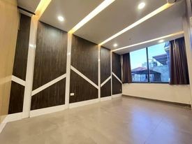 Bán Nhà Láng Hạ Đống Đa 43m 5 Tầng Mt 4,5m Ô tô Tránh, Kinh Doanh.Giá 7.9 tỷ.