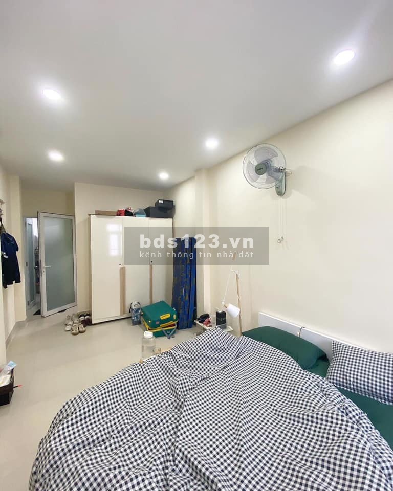 Mặt Tiền Quận 1 ngay Khu Phố Tây sầm uất, 74m2 chỉ 18 tỷ, đang cho thuê mùa Covid 3000$