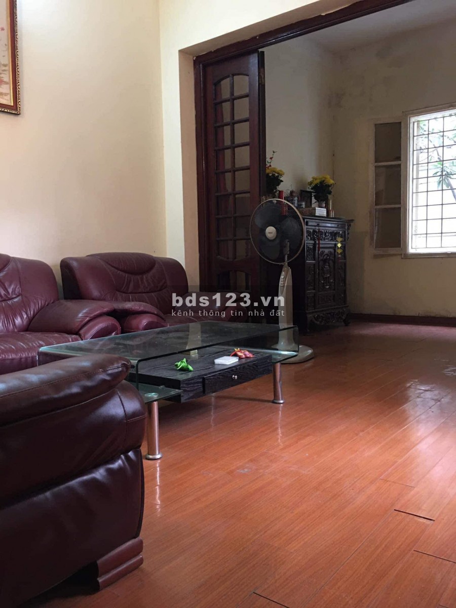 Bán nhà ngõ ô tô phố Giáp Nhất 107 m2, giá 6,8 tỷ, hàng cực độc