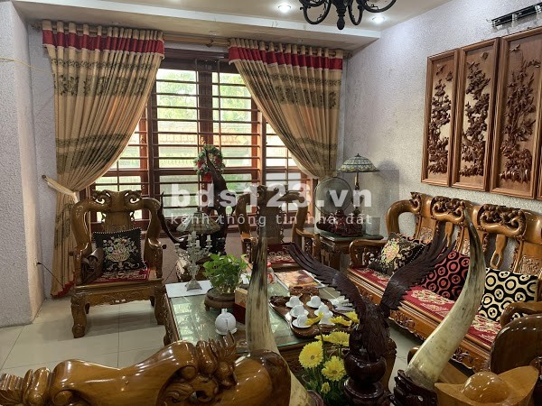 Bán Gấp nhà phố Nguyễn Phúc Lai Ô Chợ Dừa Đống Đa, phân lô 72m chỉ 9.4 tỷ, ở luôn