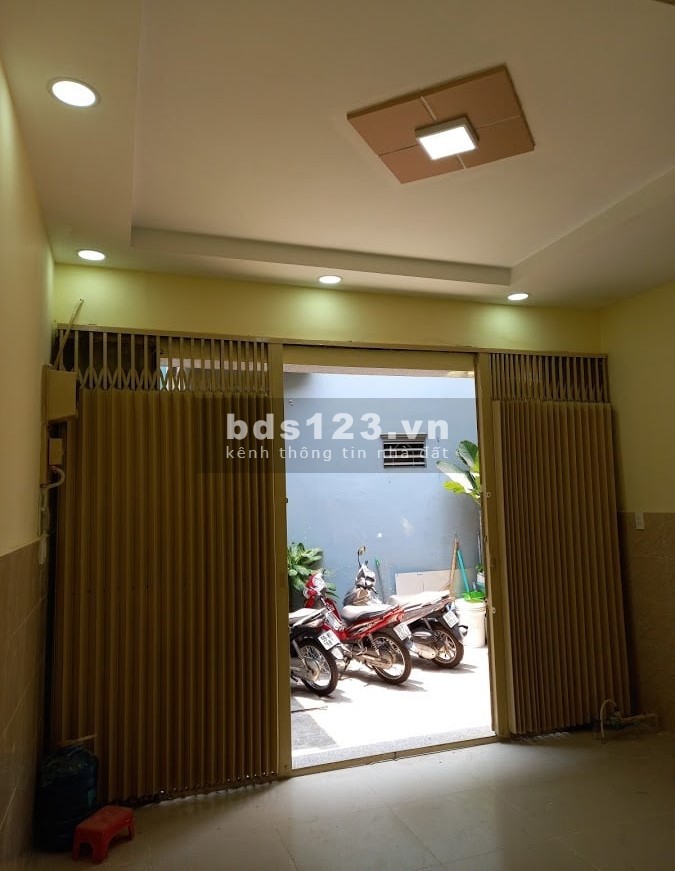Nhà hiếm đường Tân Trang, 18m2, ngang trên 4m, Q 10, giá chỉ 1 tỷ 93