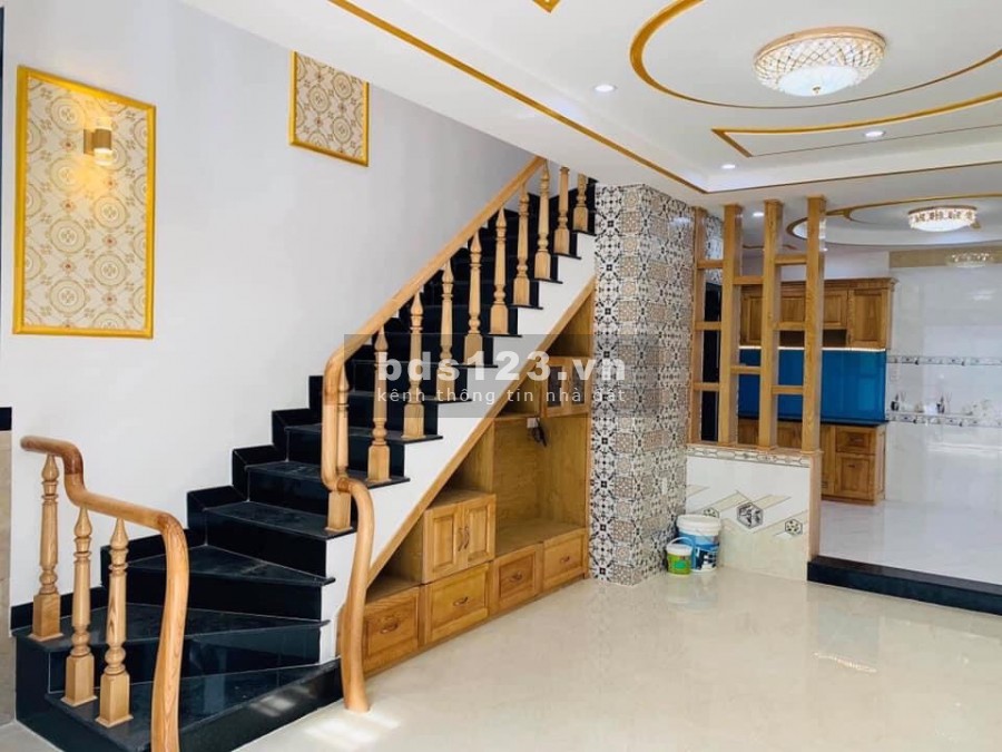 Bán nhà 1 trệt 2 lầu hẻm tránh nhau đường Nam Kỳ Khởi Nghĩa. P. Thắng Tam.