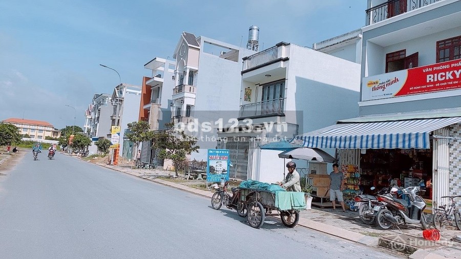 Bán Gấp Lô Đất 6x20 đường tỉnh lộ 10. Đối Diện Bệnh Viện Chợ Rẫy 2,SHR