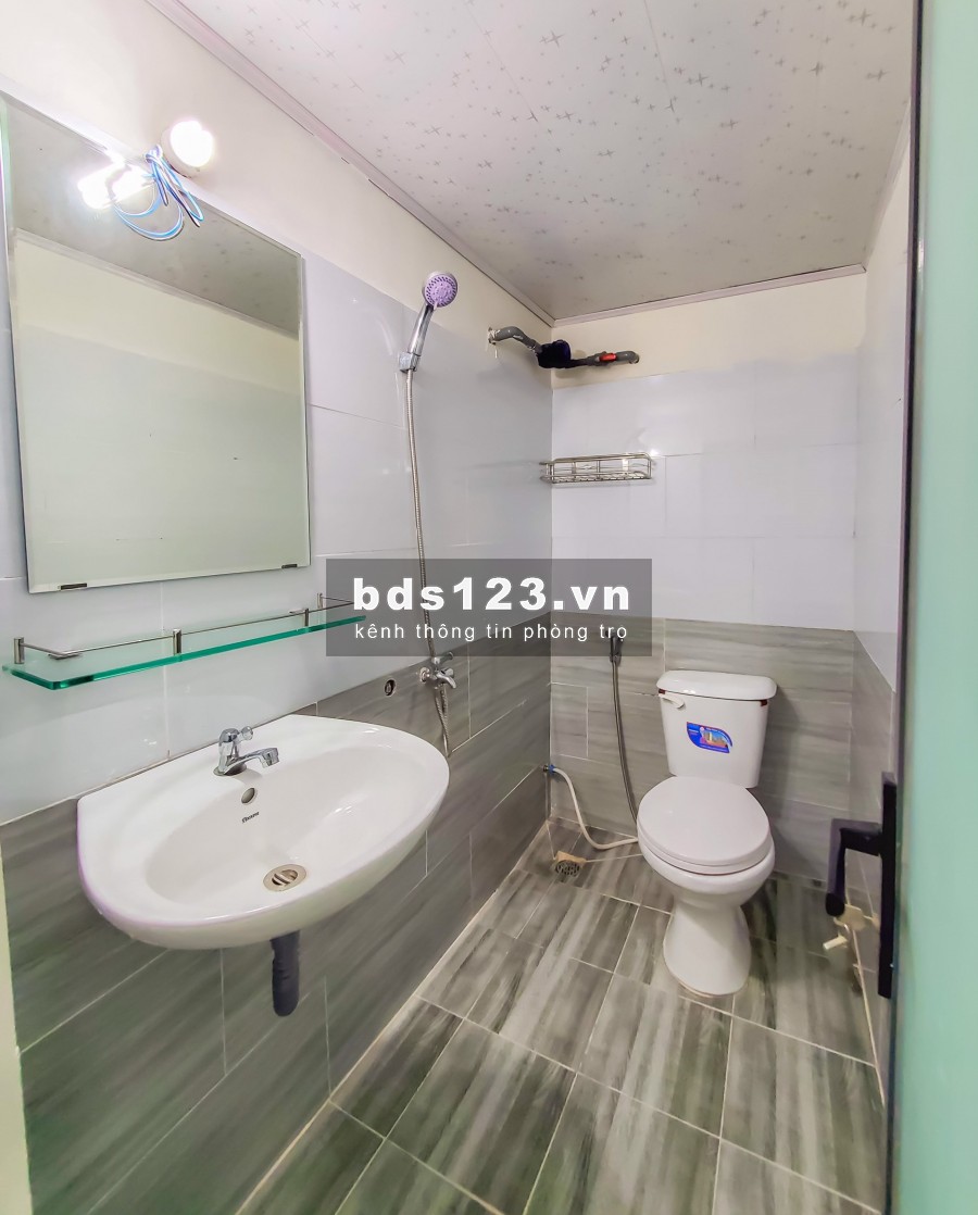 Phòng có gác giá rẻ chỉ 3tr3 gần cv Làng Hoa - Gò Vấp
