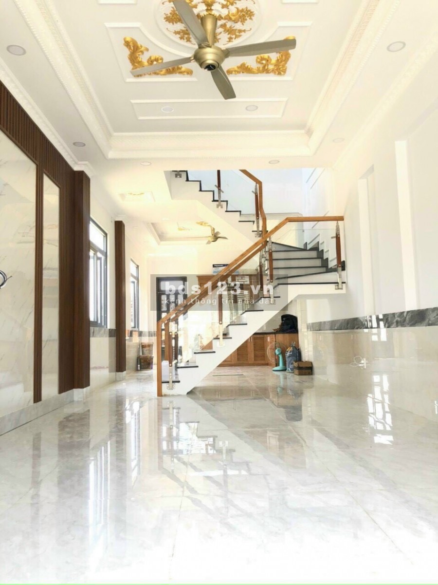 Chính chủ cần bán nhà gần chợ Dĩ An, 1 trệt, 2 lầu đúc kiên cố, 4 phòng ngủ, giá 5.9 tỷ