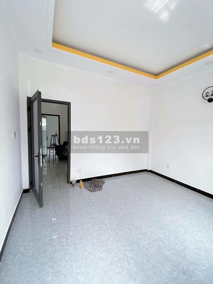 Chính chủ cần bán nhà gần chợ Dĩ An, 1 trệt, 2 lầu đúc kiên cố, 4 phòng ngủ, giá 5.9 tỷ
