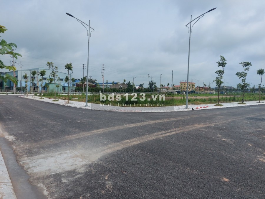 Bán lô góc mặt đường 221A, cạnh khu công nghiệp Tiền Hải