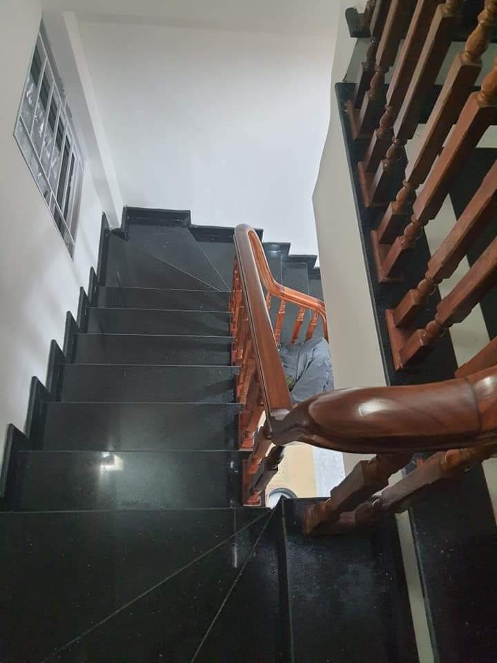 Bán nhà Láng Đống Đa, ngõ rộng, nhà đẹp, 38m2 5t chỉ 4.25 tỷ ngay gần mặt phố