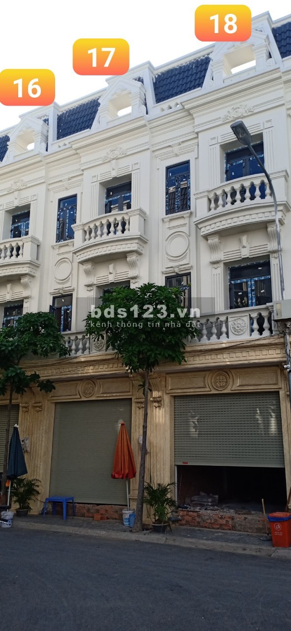 Cần bán nhà đất thuộc dự án Hoà Bình Luxury 72 Nguyễn Văn Yến, phường Tân Thới Hoà, Quận Tân Phú.