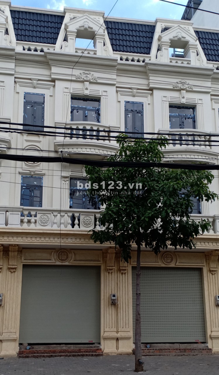 Cần bán nhà đất thuộc dự án Hoà Bình Luxury 72 Nguyễn Văn Yến, phường Tân Thới Hoà, Quận Tân Phú.