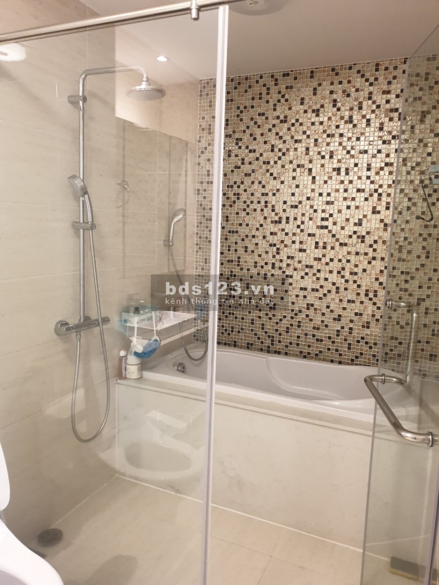 Kẹt vốn tìm người mua nhanh căn 1 pn, có ban công, bồn tắm nằm dt 51m2, có nội thất, giá 3.25 tỷ