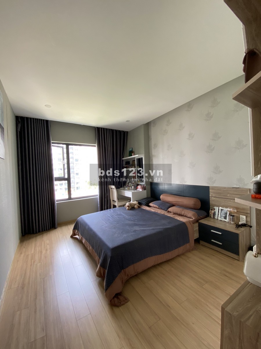 Kẹt vốn tìm người mua nhanh căn 1 pn, có ban công, bồn tắm nằm dt 51m2, có nội thất, giá 3.25 tỷ