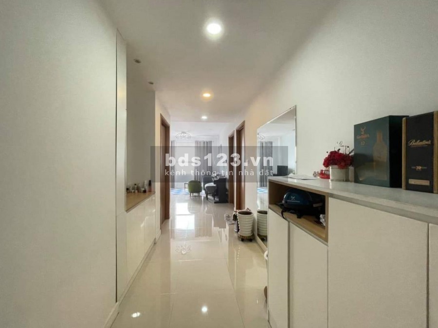 Bán Sunrise City 2PN khu Central, view thoáng mát, không bị che chắn, trang bị đầy đủ nội thất giá 3.65 tỷ lh 0936 176 486