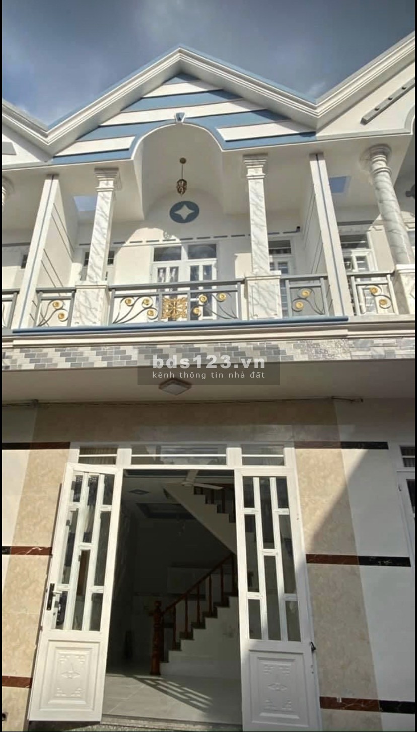 Nhà 1 trệt 1 lầu 72m2 giá chỉ 600 triệu, ở Cầu Lớn - Hóc Môn