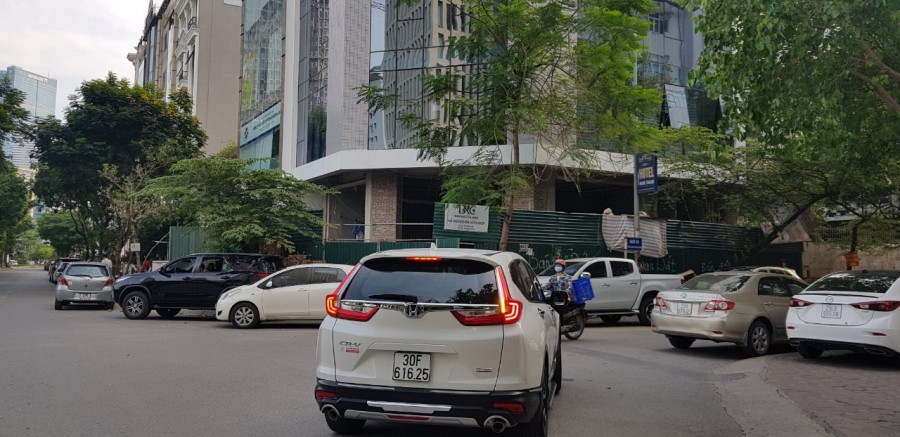 Tòa nhà lô góc 3 mặt thoáng mặt tiền 15m Dịch Vong Hậu Cầu Giấy kinh doanh nhà hàng 50 tỷ.