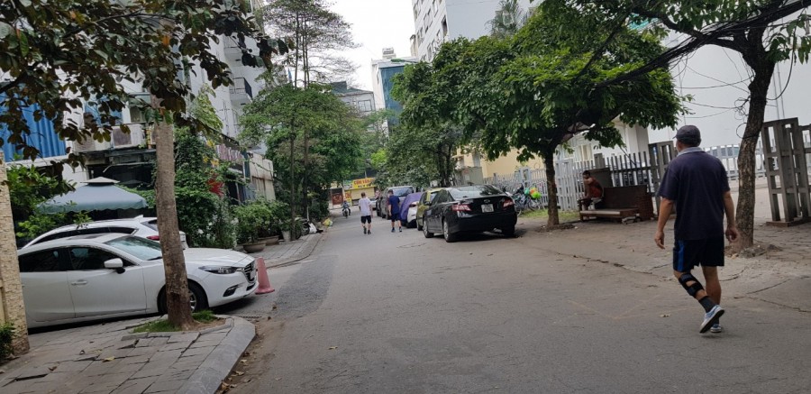 Tòa nhà lô góc 3 mặt thoáng mặt tiền 15m Dịch Vong Hậu Cầu Giấy kinh doanh nhà hàng 50 tỷ.