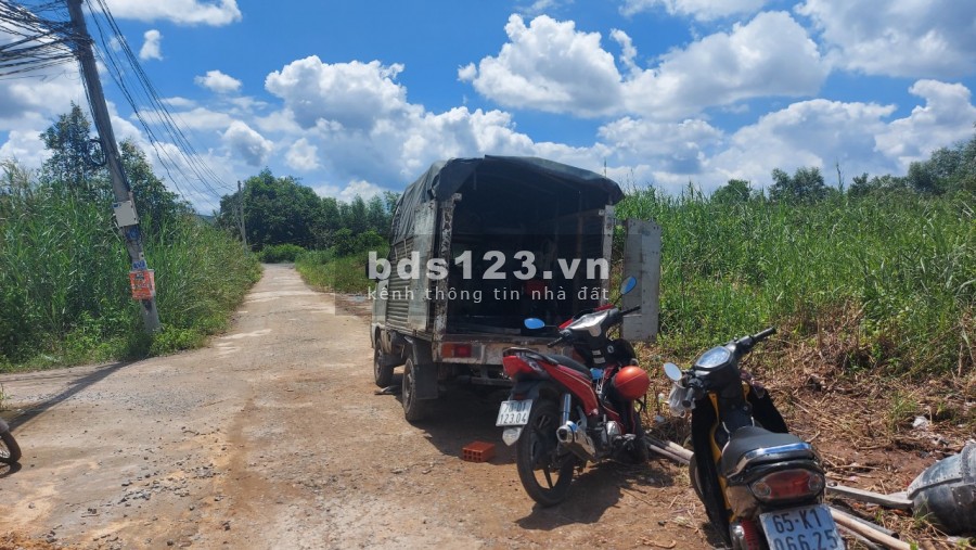 Bán đất giá rẻ 10x55 giá 3 tỷ 150 triệu, thổ cư 100%, xã Hựu Thạnh, Đức Hòa, Long An