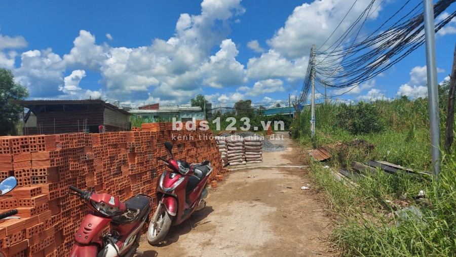 Bán đất giá rẻ 10x55 giá 3 tỷ 150 triệu, thổ cư 100%, xã Hựu Thạnh, Đức Hòa, Long An