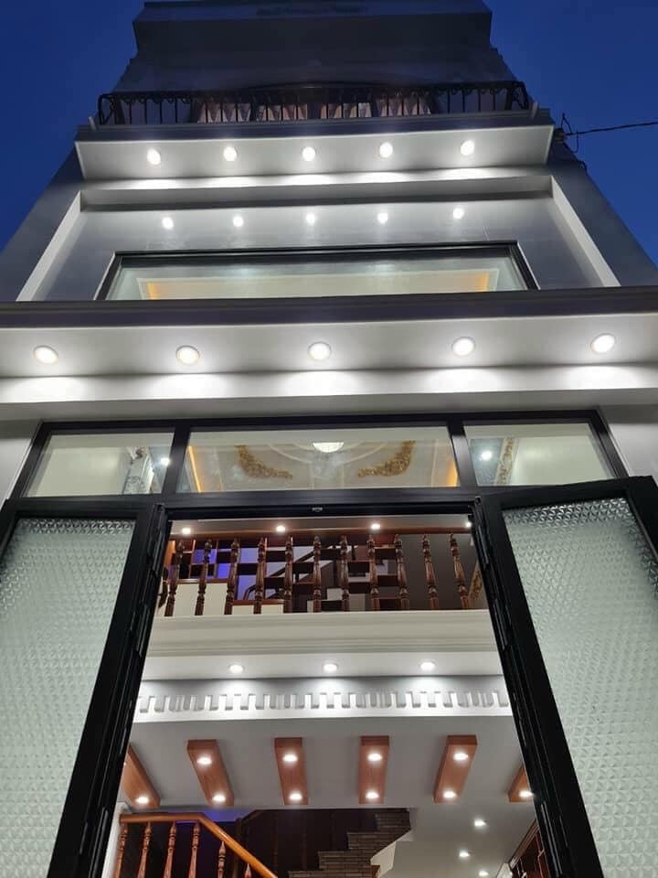 Bán nhà mặt đường phố Vọng, quận HBT, HN, DT:47m2*4T, sổ đỏ cc, Giá 13,5 tỷ. Lh: Thanh 0977686830